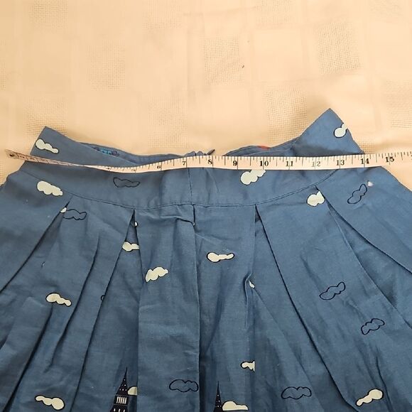 Novelty Blue Pleated Skater Skirt with British Cityscape Print - Picture 8 of 16